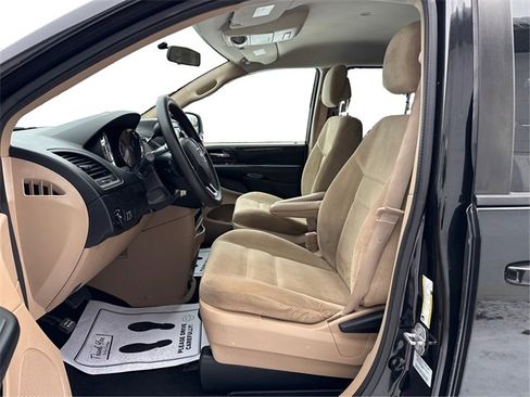 Used 2016 Dodge Grand Caravan SE w/ Quick Order Package 29E SE image 10