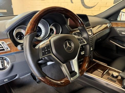 Used 2014 Mercedes-Benz E 350 4MATIC Sedan image 39