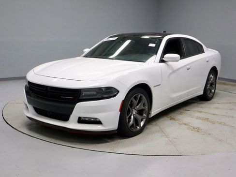 Used 2016 Dodge Charger SXT w/ Premium Group RWD image 7