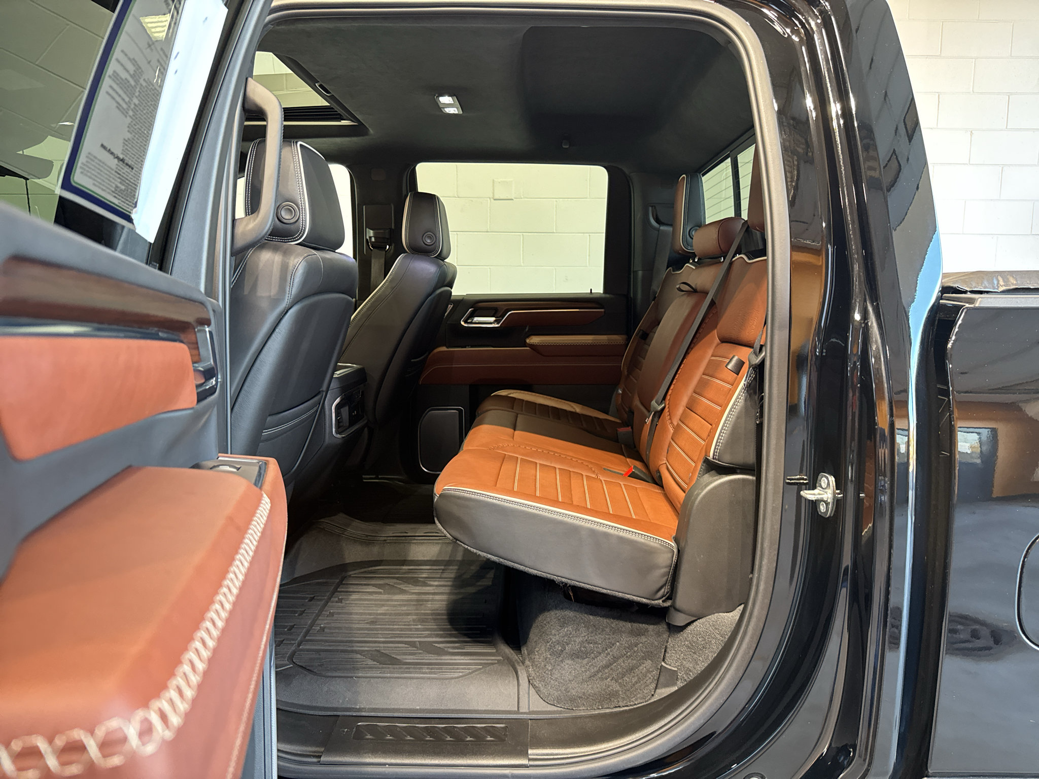 Used 2024 GMC Sierra 3500 Denali Ultimate AWD/4WD image 14