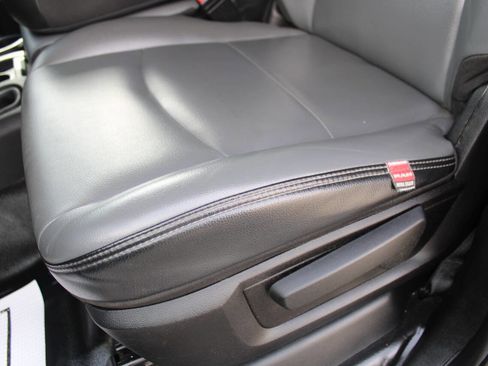 Used 2019 RAM 3500 Tradesman w/ Chrome Appearance Group image 27