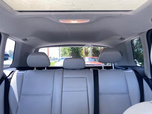Used 2013 Mercedes-Benz GLK 250 BlueTEC 4MATIC image 34