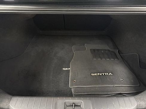 Used 2024 Nissan Sentra SR FWD image 12