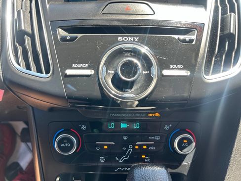 Used 2017 Ford Focus SEL FWD image 26