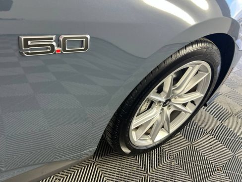 Used 2025 Ford Mustang GT Premium RWD image 9