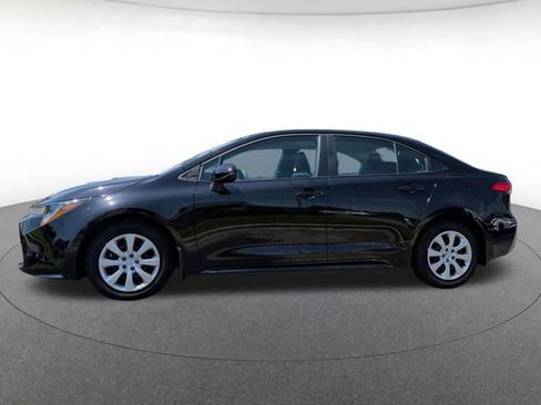 Used 2025 Toyota Corolla LE FWD image 3