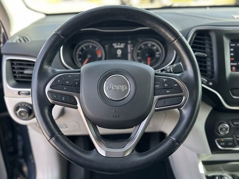 Used 2021 Jeep Cherokee Latitude Plus image 31