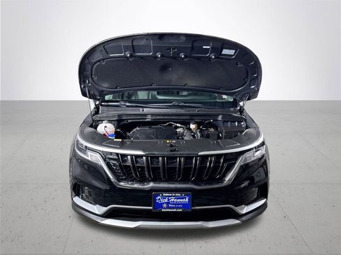 Used 2024 Kia Carnival LX image 20