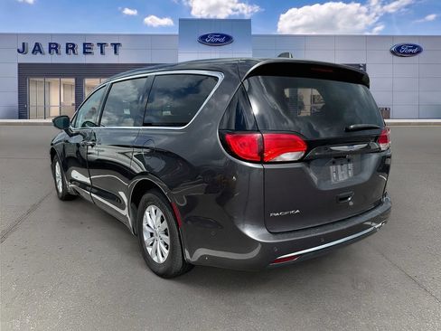Used 2019 Chrysler Pacifica Touring Plus w/ Advanced Safetytec Group FWD image 3