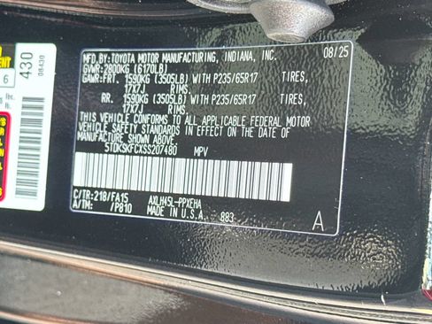 Used 2025 Toyota Sienna LE AWD/4WD image 48