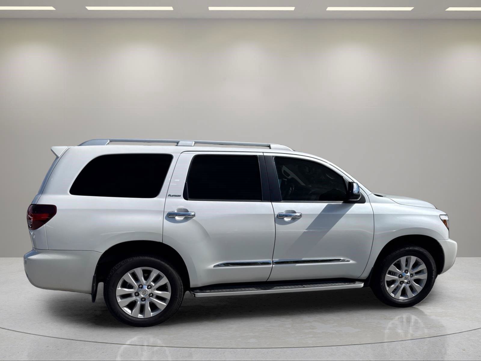 Used 2018 Toyota Sequoia Platinum AWD/4WD image 18