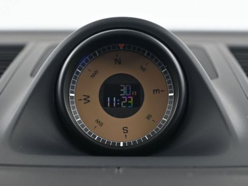 New 2026 Porsche Macan S image 12