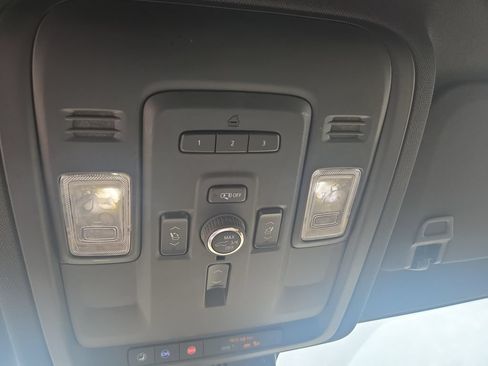 Used 2023 Chevrolet Tahoe Premier AWD/4WD image 43
