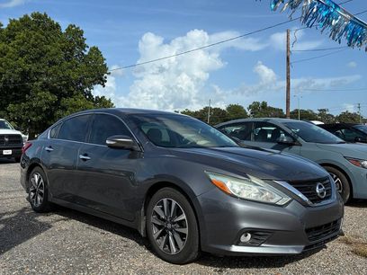 Used 2016 Nissan Altima 2.5 SL w/ 2.5 Technology Package