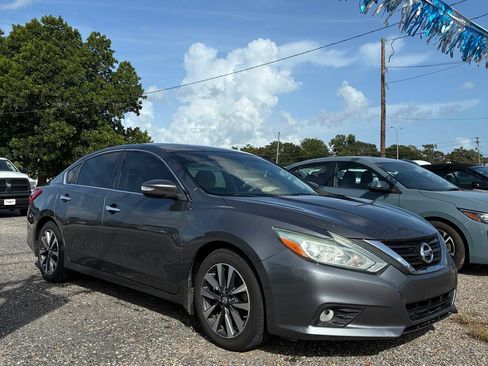Used 2016 Nissan Altima 2.5 SL w/ 2.5 Technology Package FWD image 1