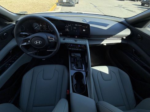 New 2026 Hyundai Elantra Limited image 22
