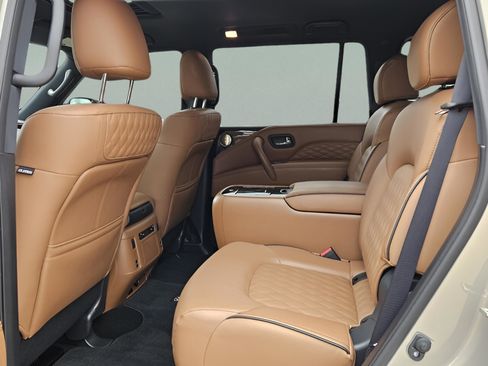 Used 2024 INFINITI QX80 Sensory image 31