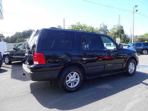 Used 2004 Ford Expedition XLT image 3