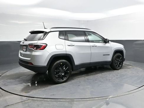 New 2026 Jeep Compass Latitude AWD/4WD image 7