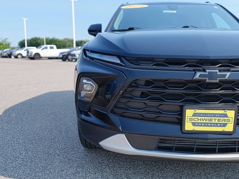 Used 2024 Chevrolet Blazer LT w/ Convenience Package AWD/4WD image 3