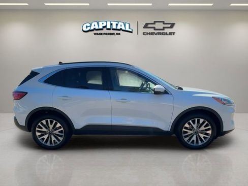Used 2020 Ford Escape Titanium w/ Titanium Premium Package 2.0 image 6