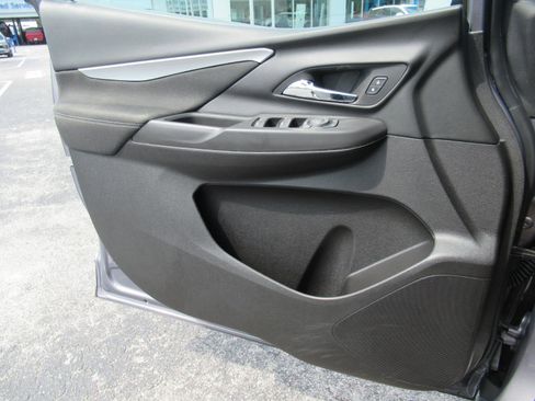 Used 2023 Chevrolet Bolt LT FWD image 19