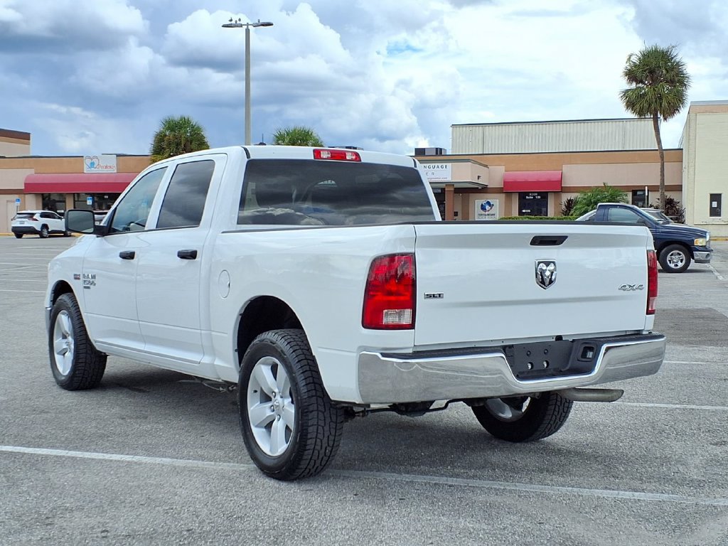 Used 2022 RAM 1500 Classic SLT AWD/4WD image 5