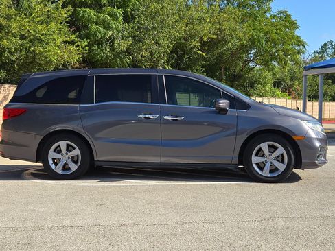 Certified 2019 Honda Odyssey EX-L image 2