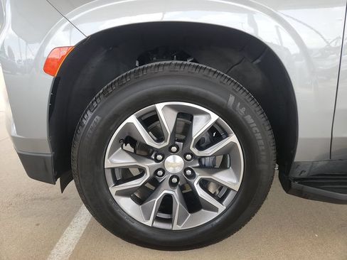 Used 2023 Chevrolet Tahoe LT w/ Luxury Package AWD/4WD image 33