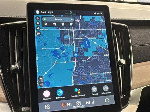 Used 2025 Volvo XC90 B6 Plus image 16