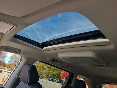 New 2026 Honda Odyssey Touring image 10