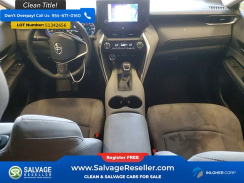 Used 2024 Toyota Venza LE AWD/4WD image 11