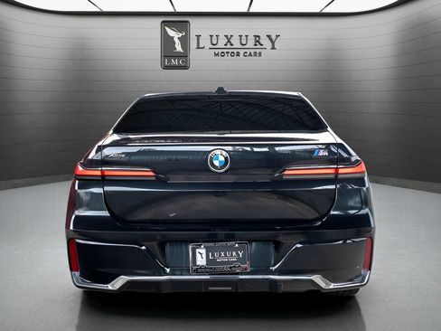 Used 2024 BMW 740i xDrive w/ Premium Package AWD/4WD image 7