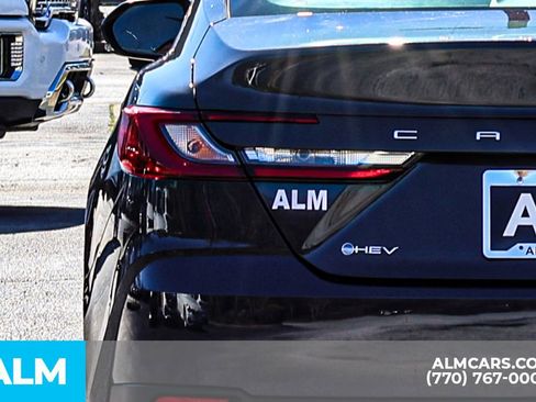 Used 2025 Toyota Camry LE image 13