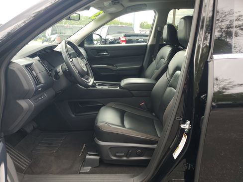 Used 2023 Nissan Pathfinder SL w/ SL Premium Package FWD image 17