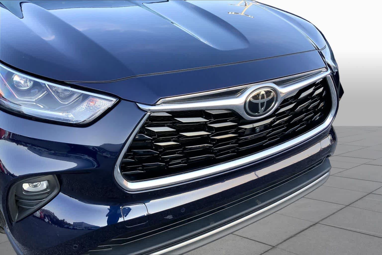 Used 2022 Toyota Highlander Platinum AWD/4WD image 27