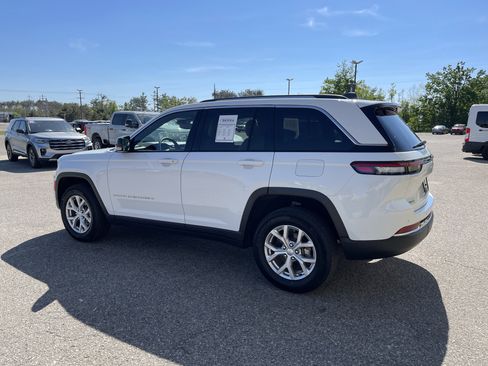 Used 2023 Jeep Grand Cherokee Limited AWD/4WD image 5
