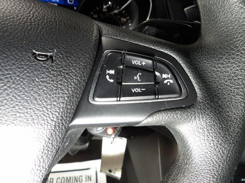 Used 2018 Ford Focus SE FWD image 16