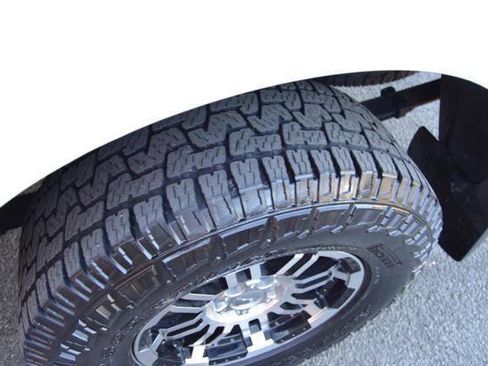 Used 2010 Nissan Frontier SE image 35