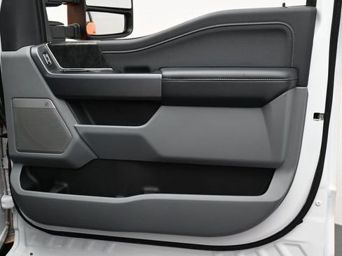 New 2025 Ford F250 XLT w/ Black Appearance Package image 29