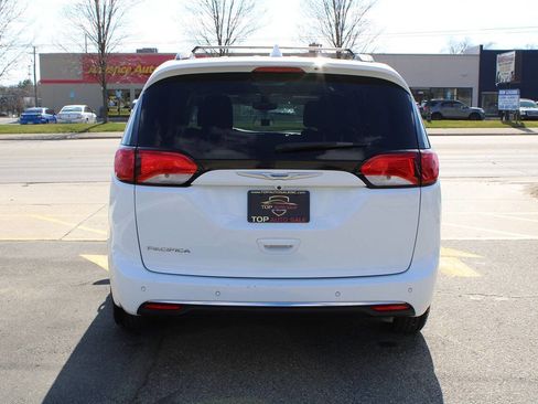 Used 2017 Chrysler Pacifica Touring Plus w/ Tire & Wheel Group image 8