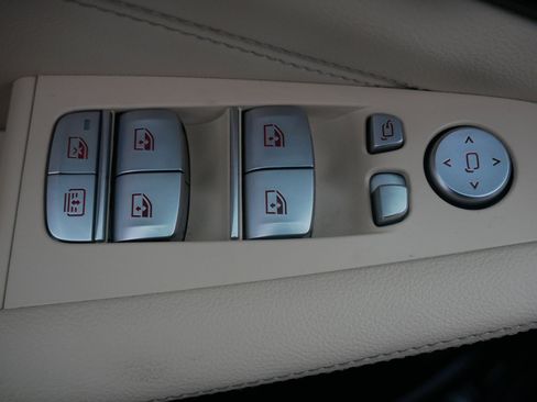 Used 2022 BMW X7 M50i image 20