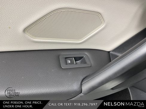 Used 2021 Volkswagen Tiguan SE w/ Panoramic Sunroof Package image 36