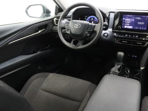 Used 2025 Toyota Camry LE FWD image 30