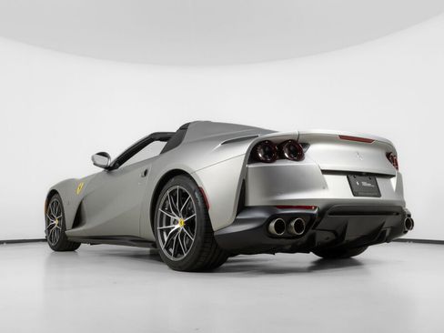 Used 2022 Ferrari 812 GTS image 18