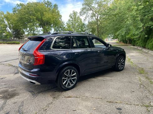 Used 2017 Volvo XC90 T6 Momentum w/ Momentum Plus Package AWD/4WD image 5