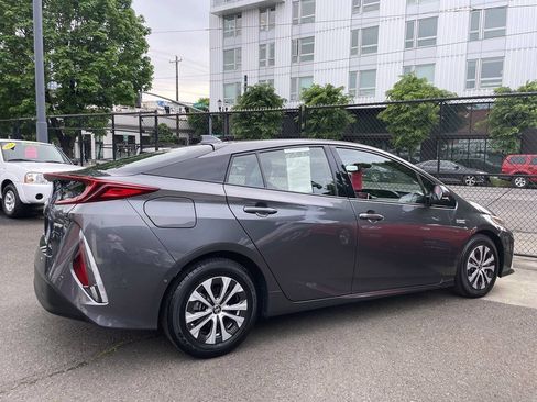 Used 2020 Toyota Prius Prime Limited FWD image 7