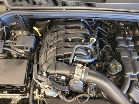 Used 2018 Jeep Grand Cherokee Laredo image 30