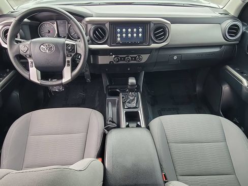Used 2019 Toyota Tacoma SR5 RWD image 18
