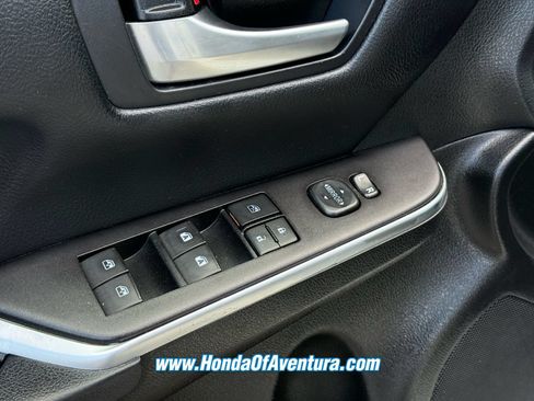 Used 2017 Toyota Camry SE FWD image 27